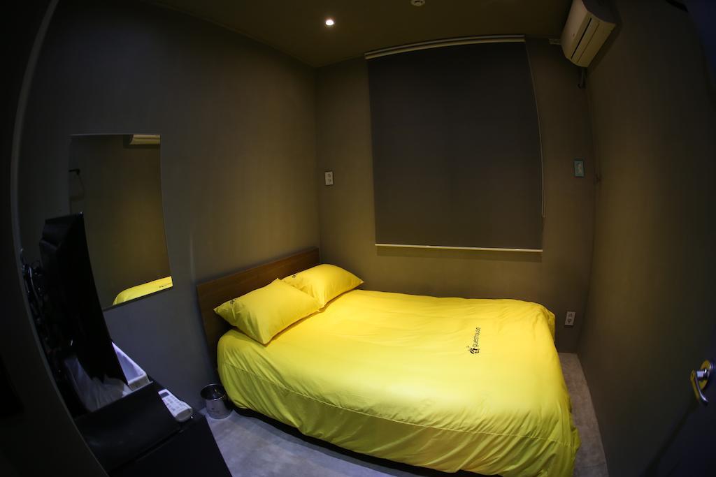 24 Guesthouse Garosugil - Gangnam Seul Oda fotoğraf