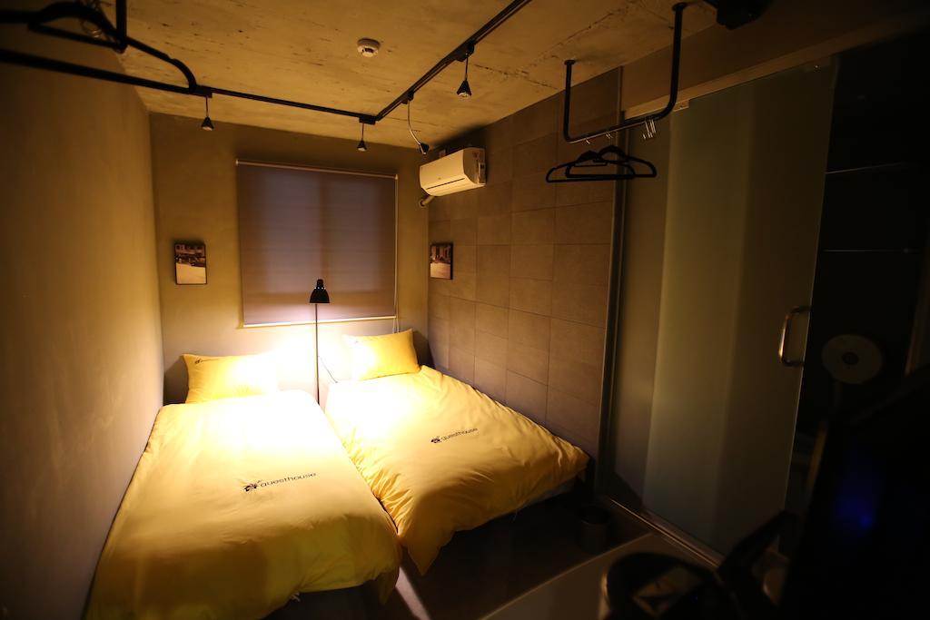 24 Guesthouse Garosugil - Gangnam Seul Oda fotoğraf