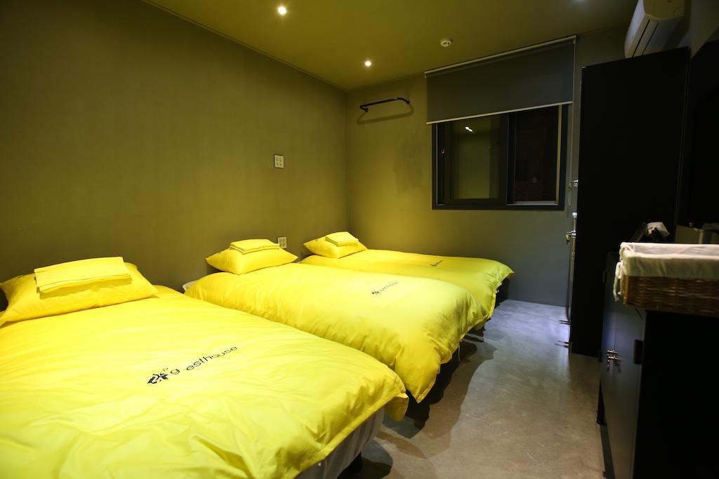 24 Guesthouse Garosugil - Gangnam Seul Oda fotoğraf