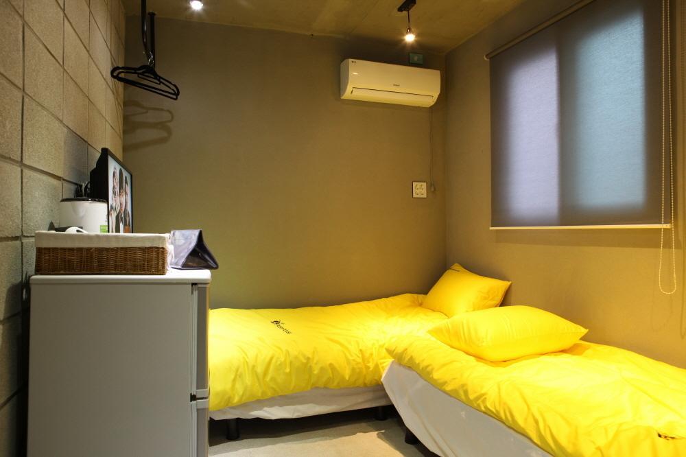 24 Guesthouse Garosugil - Gangnam Seul Oda fotoğraf