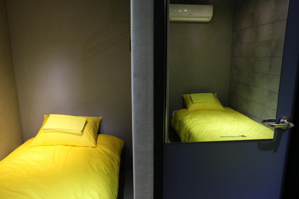 24 Guesthouse Garosugil - Gangnam Seul Oda fotoğraf